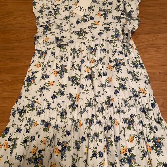 Womens dress - Picture 4 of 5